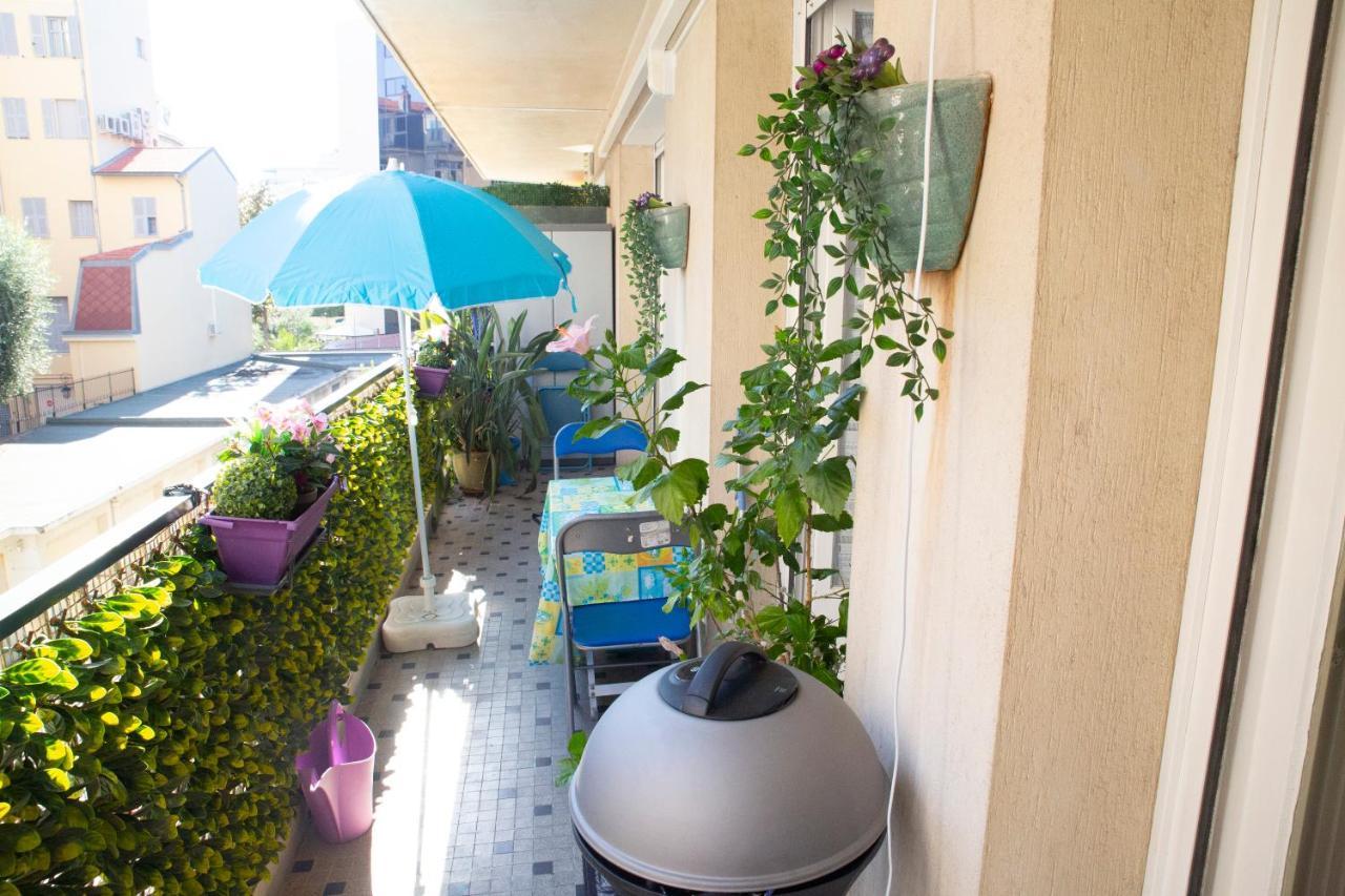Chill Out Apartment, 2 Mins From Beach Nizza Exterior foto